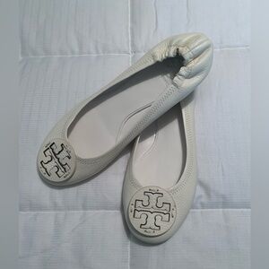 Tory Burch REVA Pebbled
Leather White Ballet
Flat Size 10 NWOT